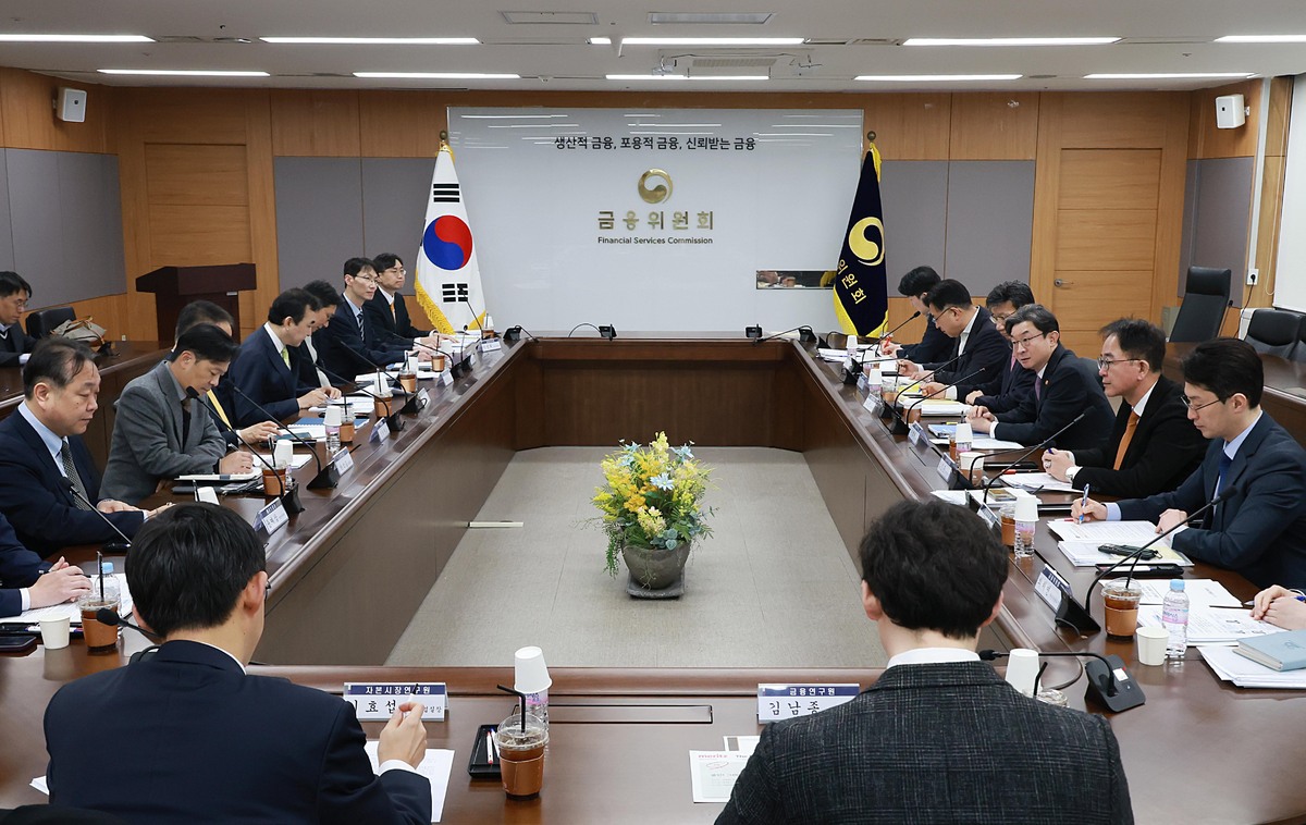 이억원 금융위원장이 지난 11일 오전 서울 종로구 정부서울청사에서 열린 '금융시장 리스크 점검회의'에 참석해 발언하고 있다. 금융위원회 제공