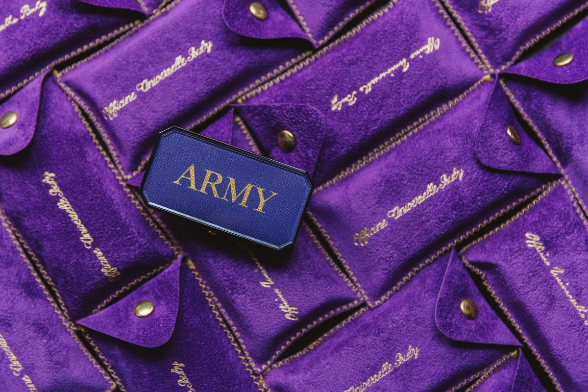 오피신 유니버셀 불리&nbsp;‘ARMY’&nbsp;특별 증정품. LF 제공