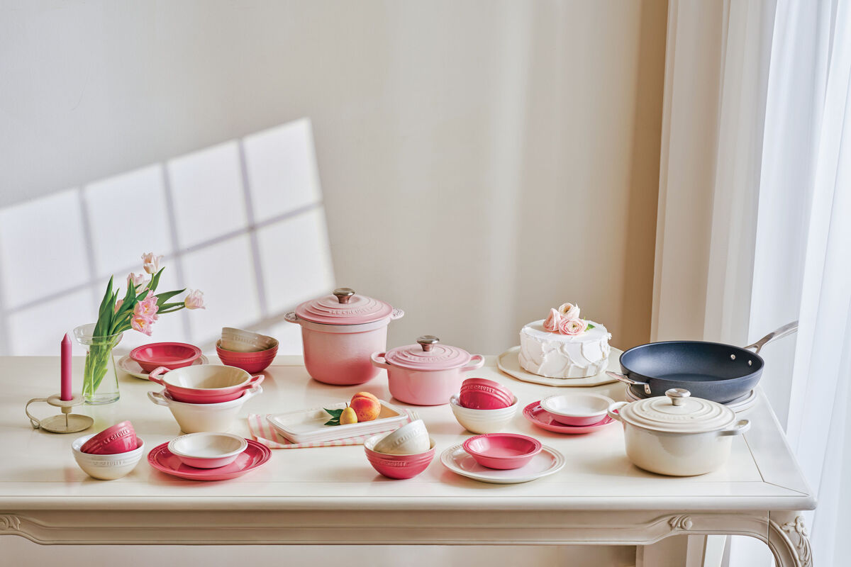 르크루제(LE&nbsp;CREUSET)&nbsp;‘뉴&nbsp;클래식&nbsp;무쇠&nbsp;&amp;&nbsp;스톤웨어&nbsp;4인&nbsp;세트’. 사진=르크루제