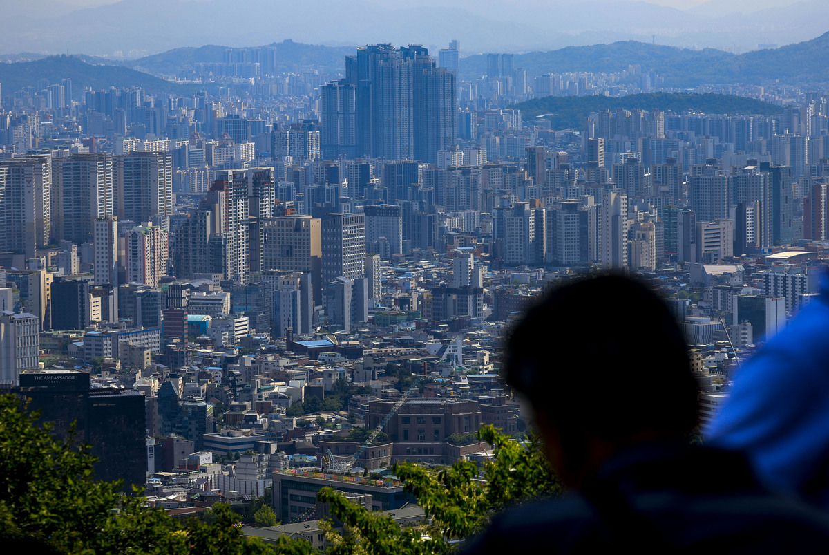 서울 중구 남산에서 서울시내 아파트가 보이고 있다. 뉴시스