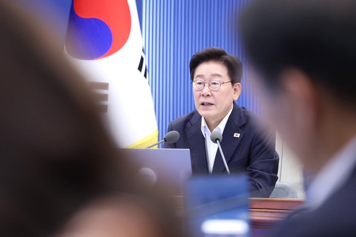 이재명 대통령이 6일 청와대에서 열린 수석보좌관회의에서 발언하고 있다. 뉴시스