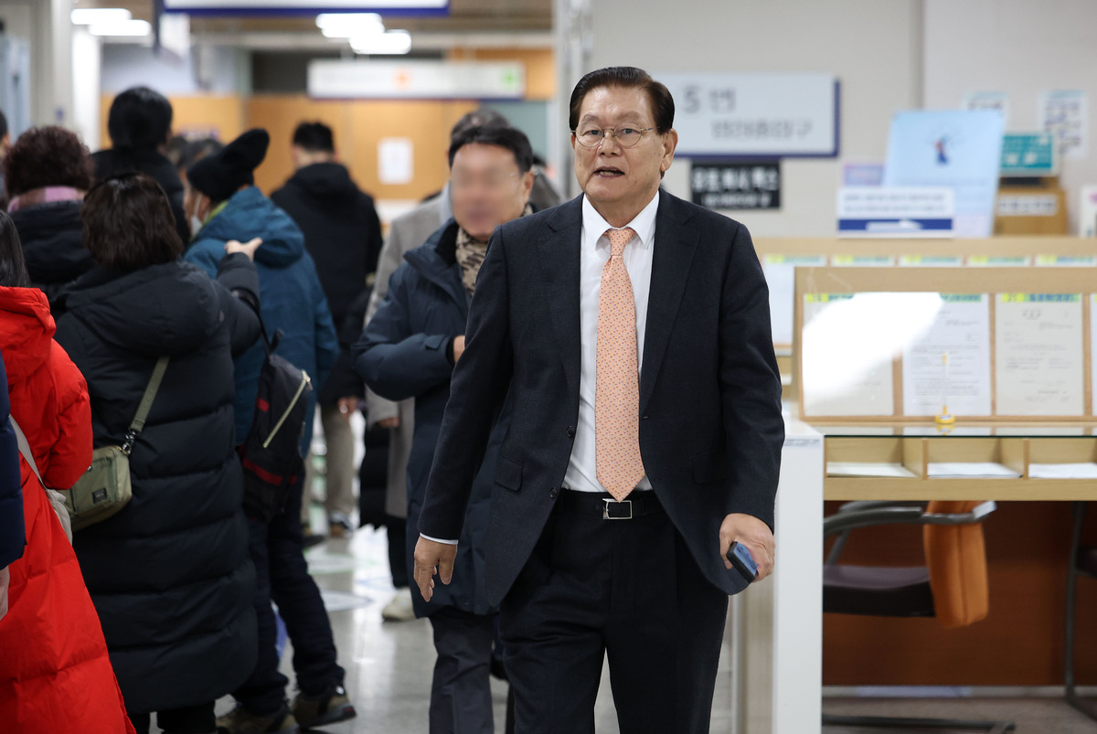이상운 효성그룹 부회장이 지난해 12월&nbsp;서울 서초구 서울고등법원에서 열린 파기환송심 선고기일에 출석하고 있다. 뉴시스